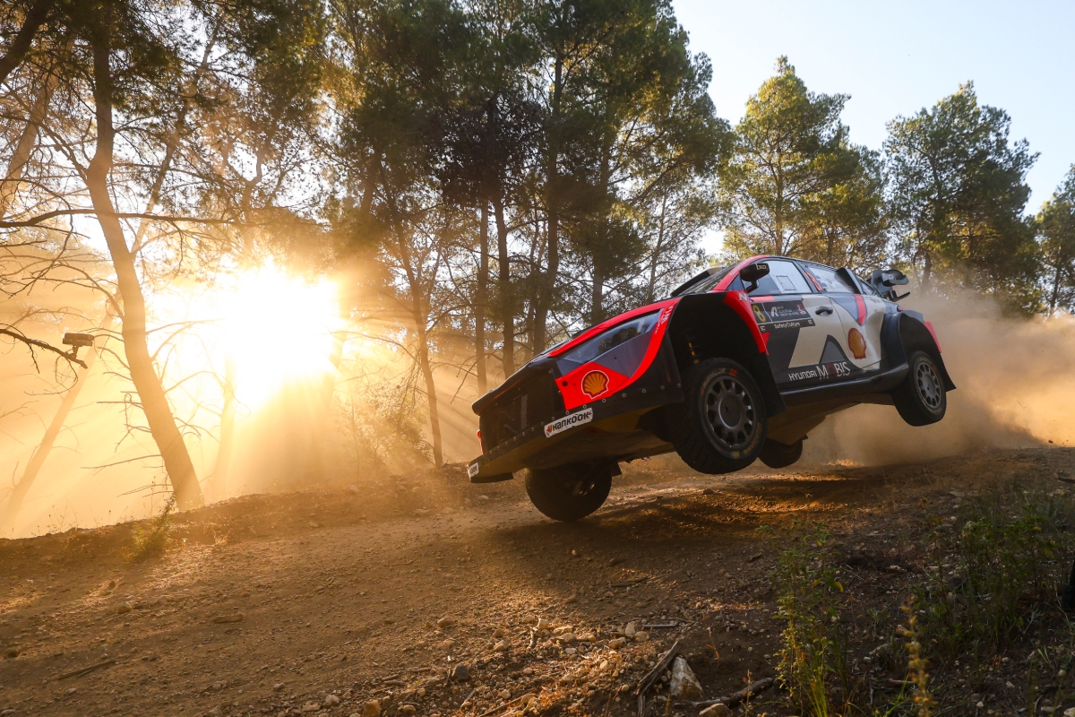 Tanak beats the heat to head punishing WRC Acropolis Rally Friday